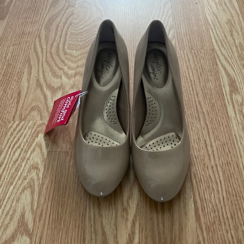 Beige heels